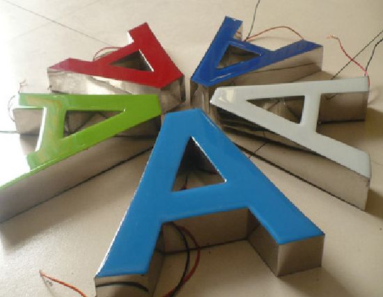 德钦如何延长树脂发光字招牌的寿命？